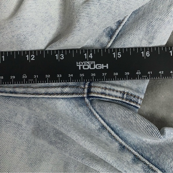 Fashion Nova Light Blue Acid Wash High Waisted Zip Up Mom Jeans Size 16 - Picture 6 of 8